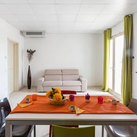 Boomerang Village Hotel