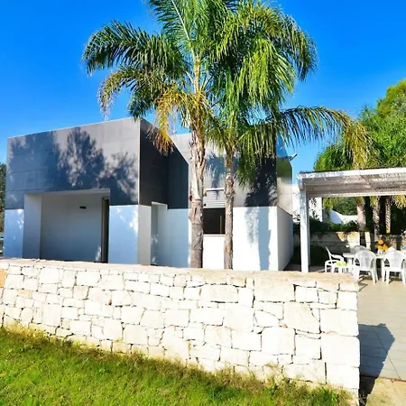 Boomerang Village Hotel