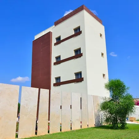 Boomerang Village Hotel
