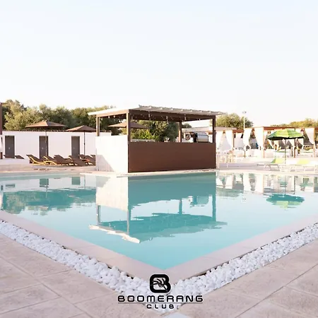 Boomerang Village Hotel 4*